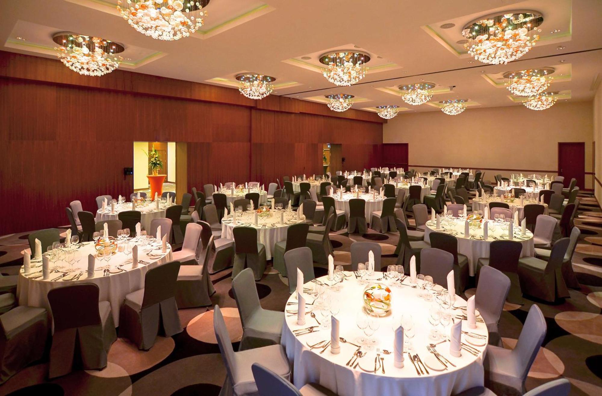 Doubletree By Hilton Lodz Hotel Eksteriør billede