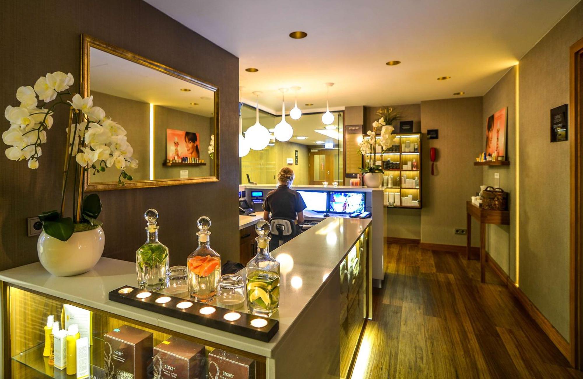 Doubletree By Hilton Lodz Hotel Eksteriør billede