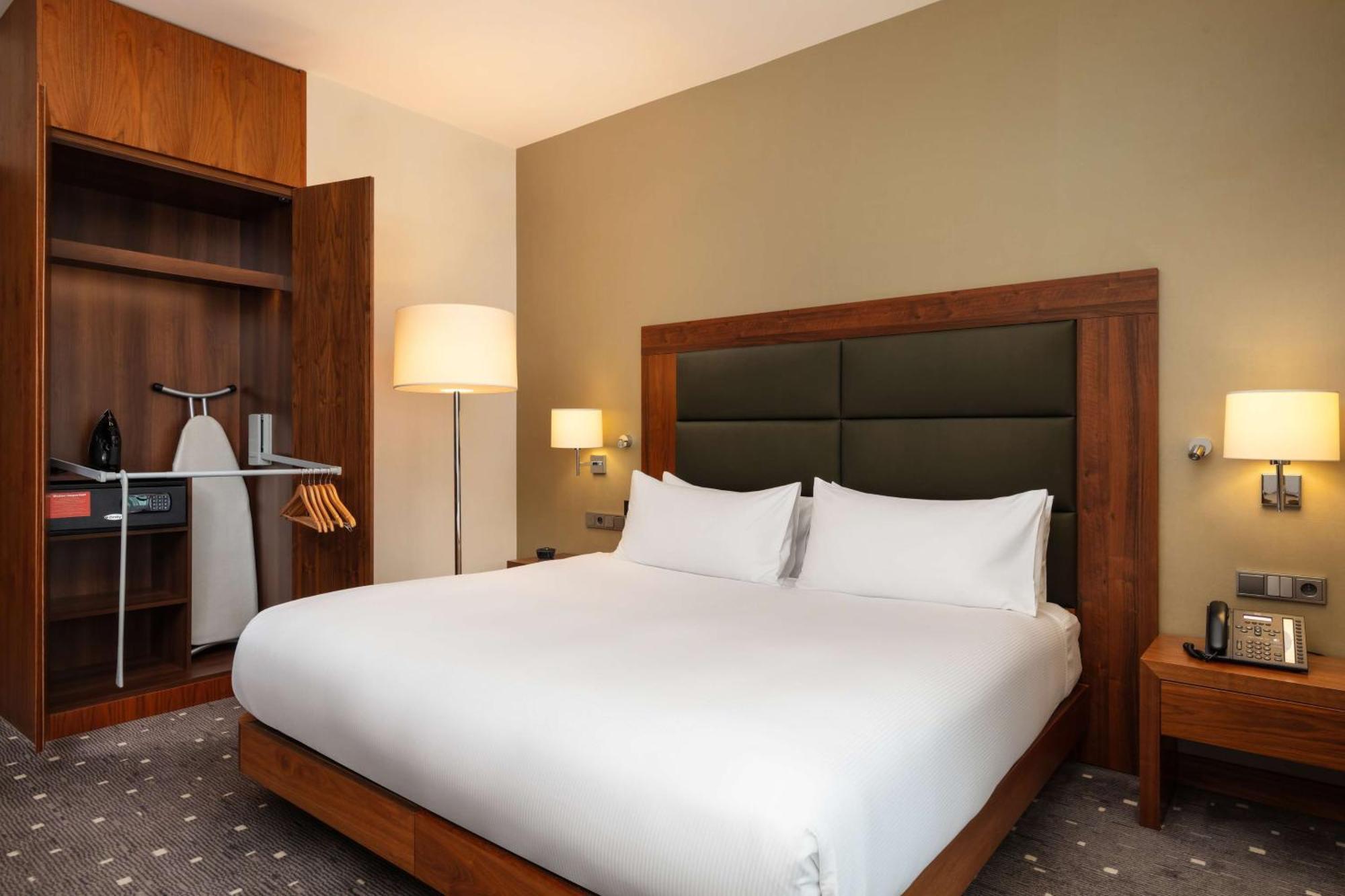 Doubletree By Hilton Lodz Hotel Eksteriør billede