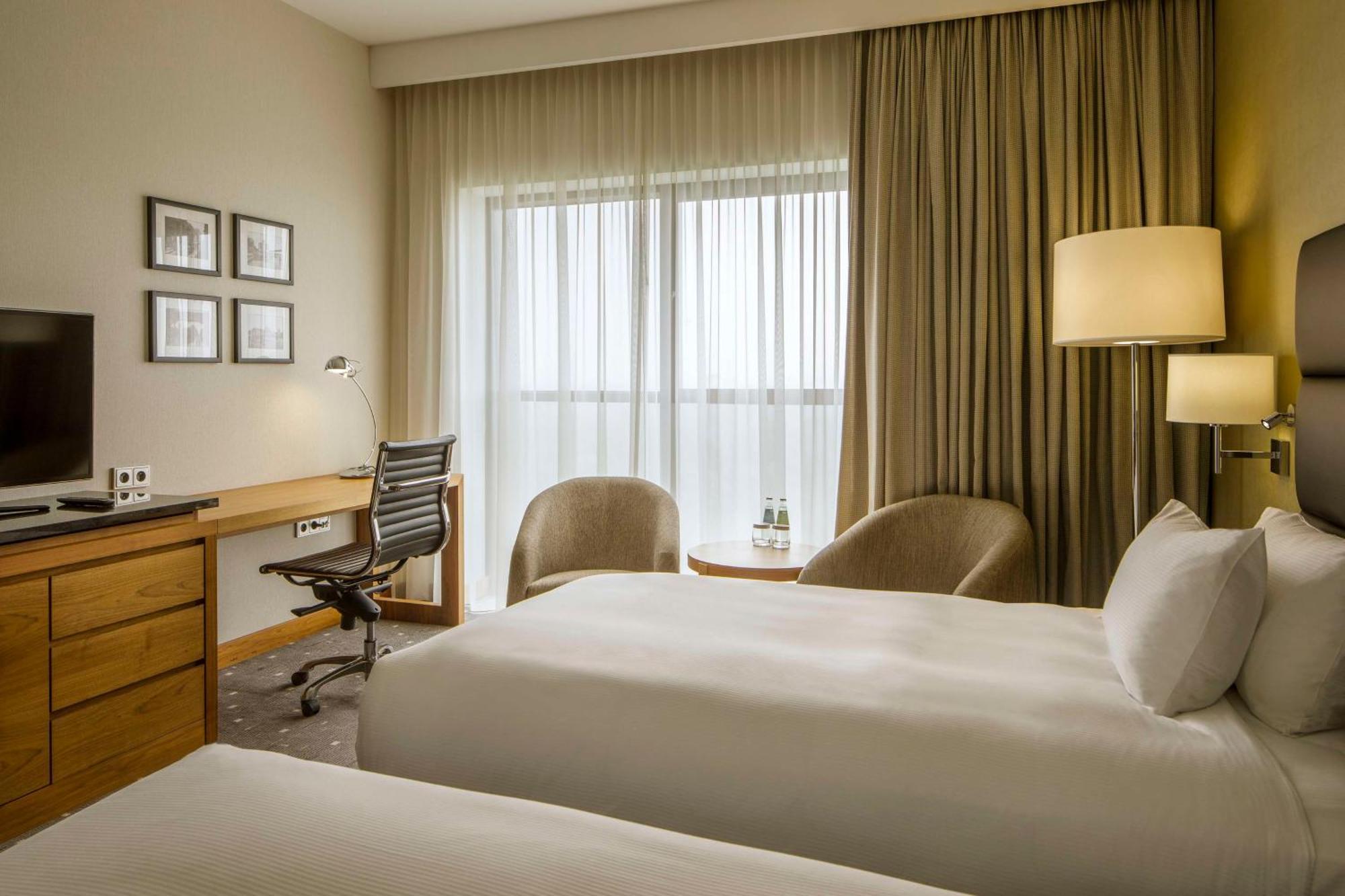 Doubletree By Hilton Lodz Hotel Eksteriør billede