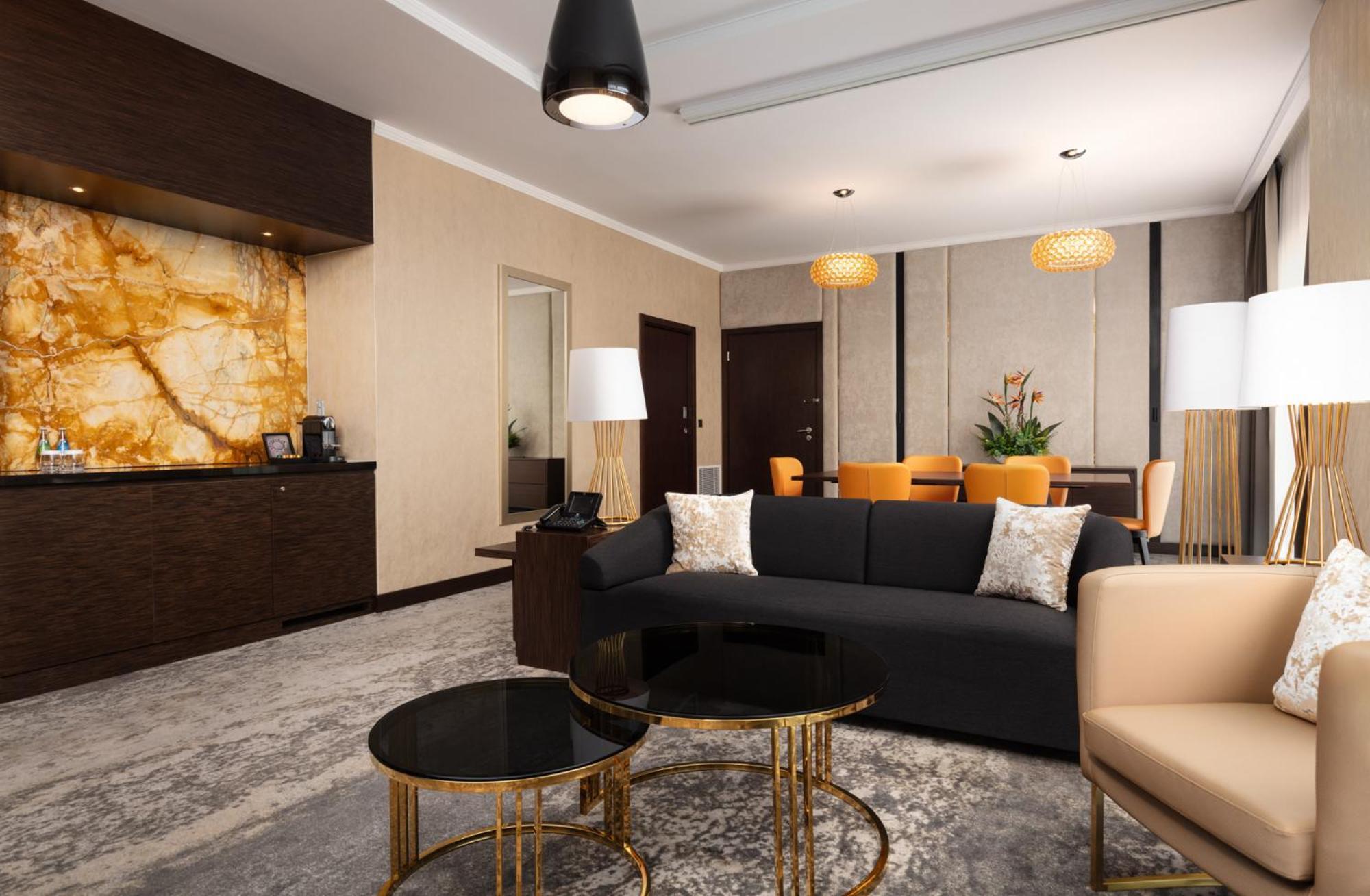 Doubletree By Hilton Lodz Hotel Eksteriør billede