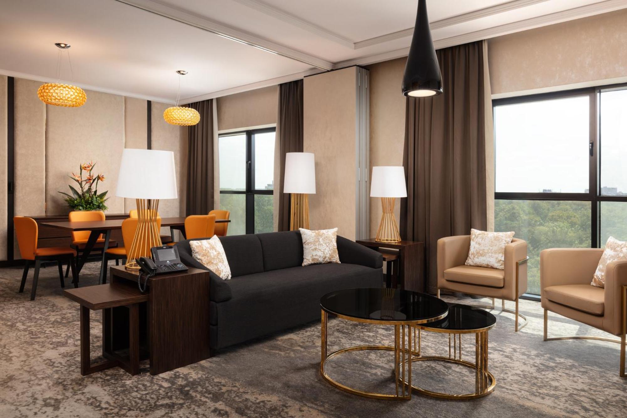 Doubletree By Hilton Lodz Hotel Eksteriør billede