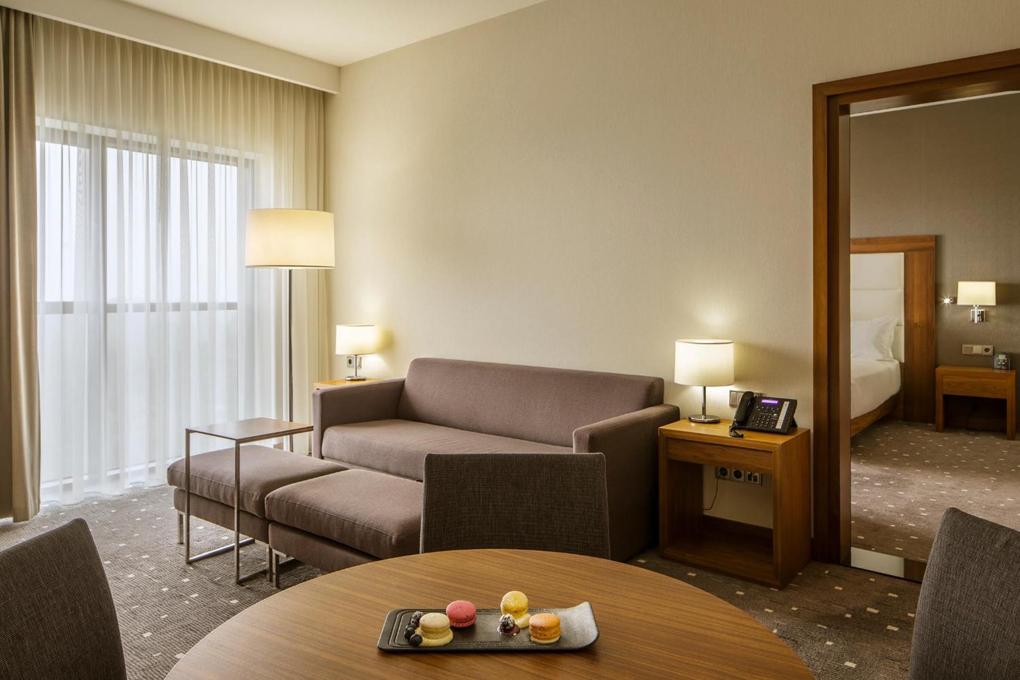 Doubletree By Hilton Lodz Hotel Eksteriør billede