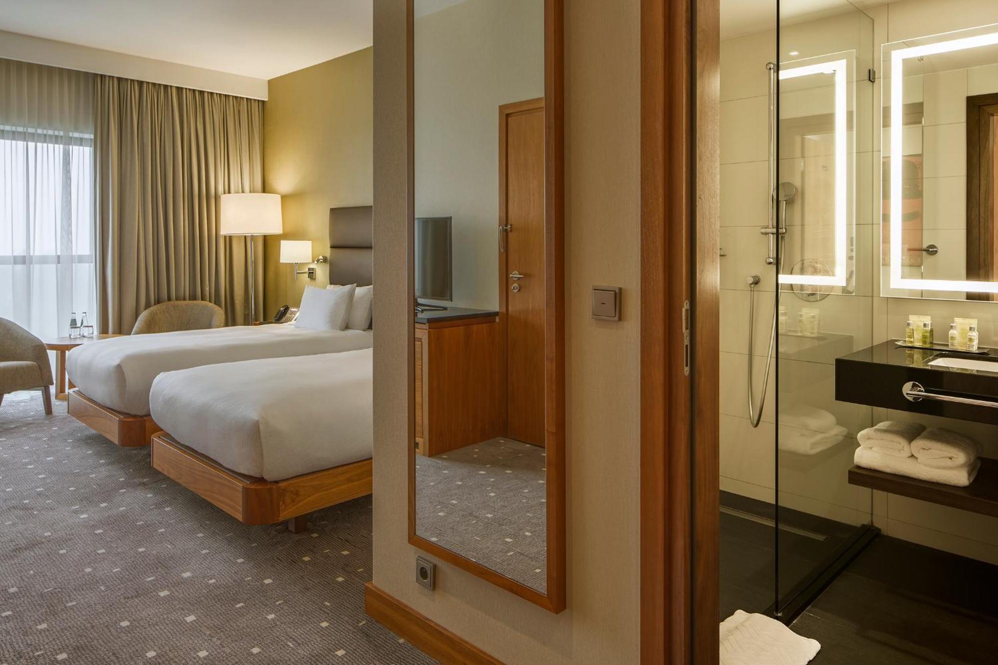 Doubletree By Hilton Lodz Hotel Eksteriør billede