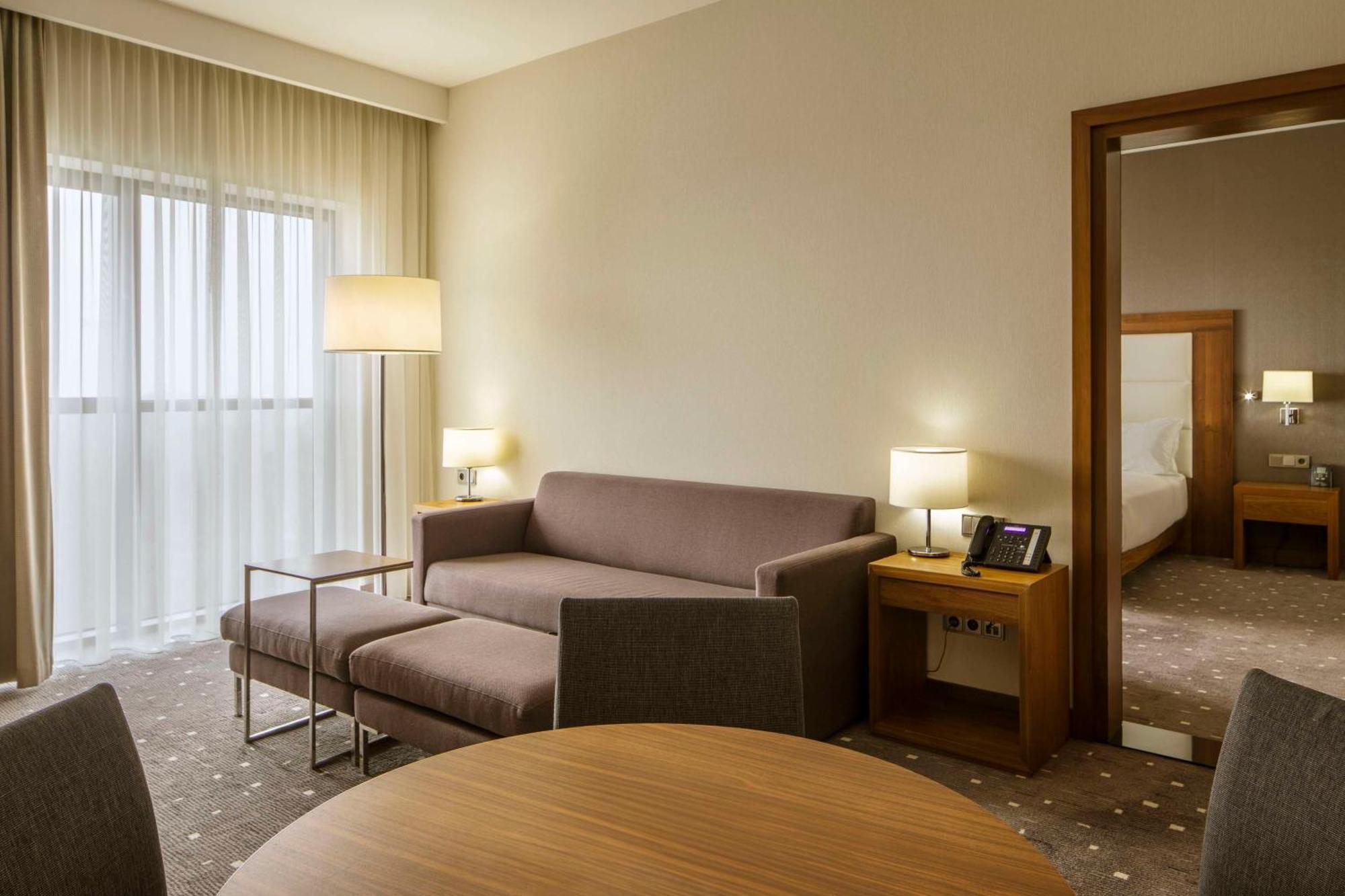 Doubletree By Hilton Lodz Hotel Eksteriør billede